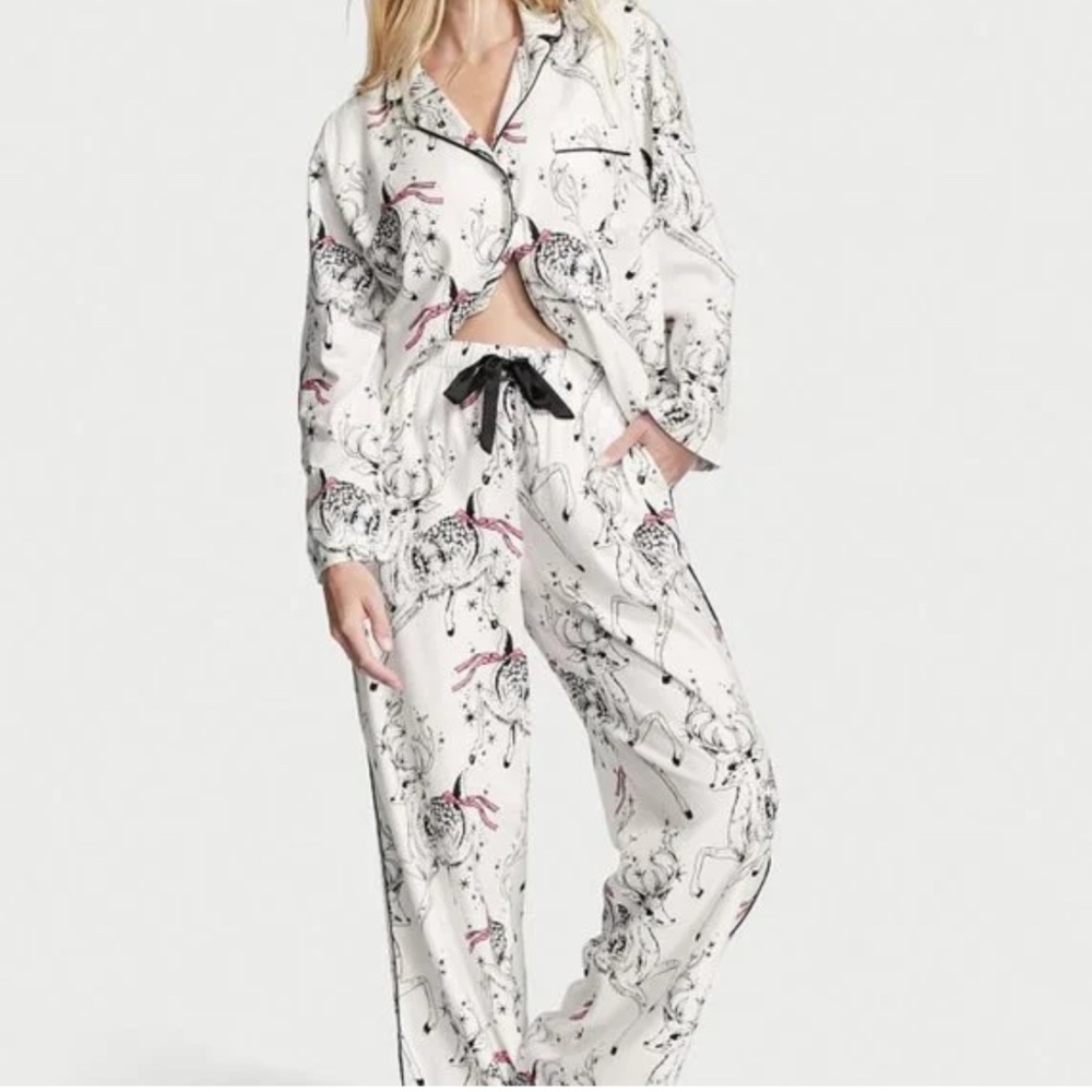 Victoria’s Secret Christmas Reindeer Flannel Long Pajama Set - Picture 2 of 5